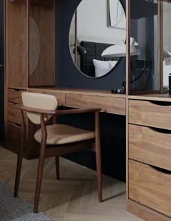 109 Armchair, valnød af Finn Juhl