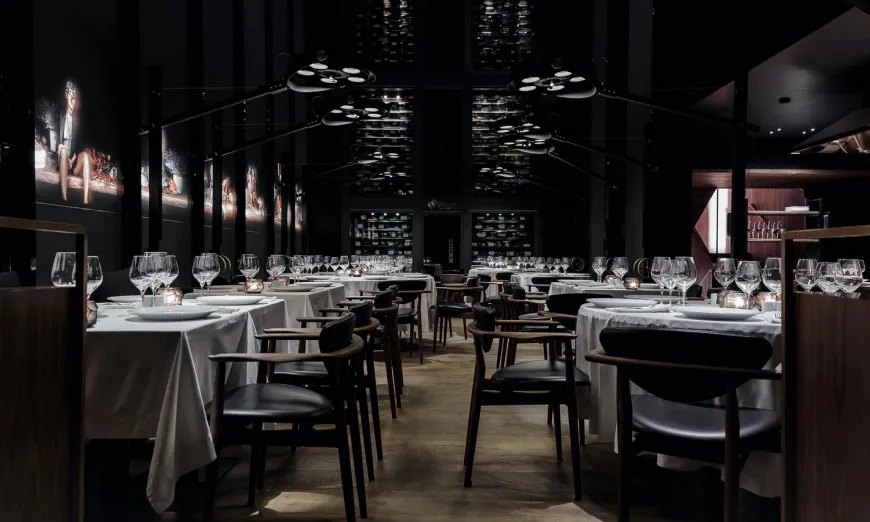 109 Armchair, valnød af Finn Juhl