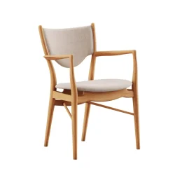 46 Armchair, valnød af Finn Juhl