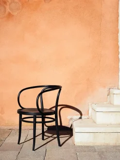 209 Armstol, ask fra Thonet