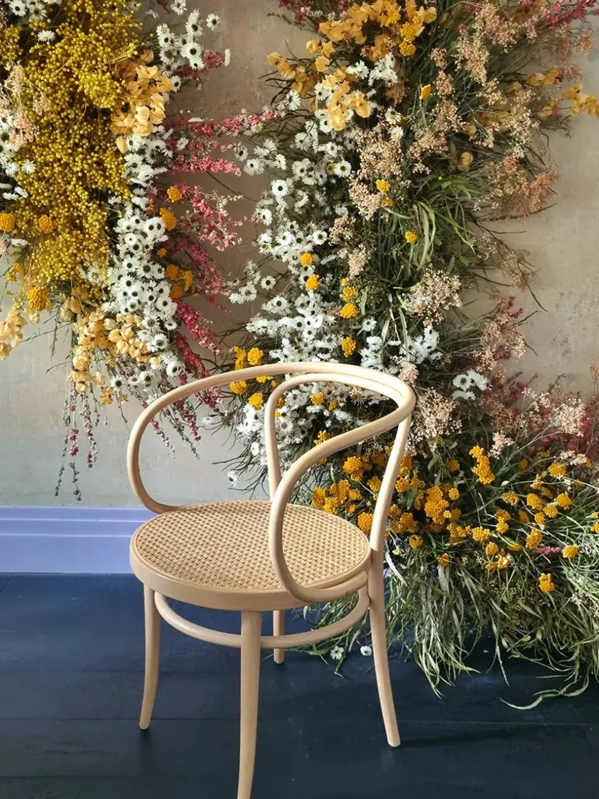 209 Armstol, hvid fra Thonet