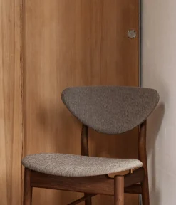 108 Chair, valnød af Finn Juhl