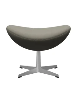3127 Fodskammel til Ægget af Arne Jacobsen stofgr. 1