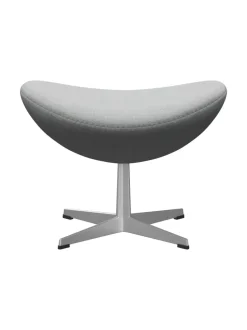 3127 Fodskammel til Ægget af Arne Jacobsen stofgr. 1