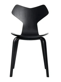 4130 Grand Prix med træben af Arne Jacobsen