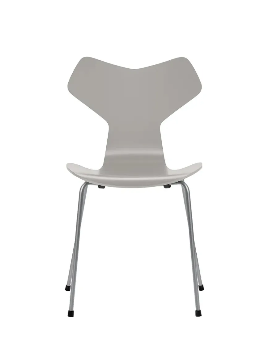 3130 Grand Prix stol lakeret af Arne Jacobsen