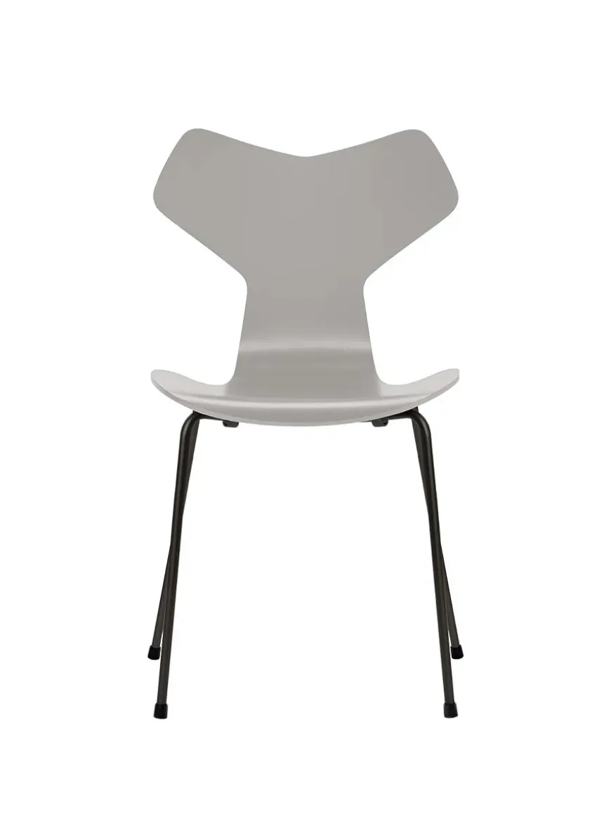 3130 Grand Prix stol lakeret af Arne Jacobsen