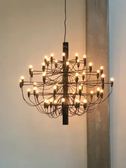 2097/18 Lysekrone fra Flos