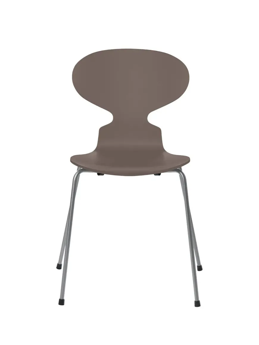 3101 Myren Stol lakeret af Arne Jacobsen