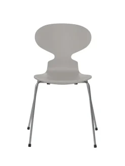3101 Myren Stol lakeret af Arne Jacobsen