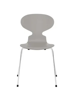 3101 Myren Stol lakeret af Arne Jacobsen