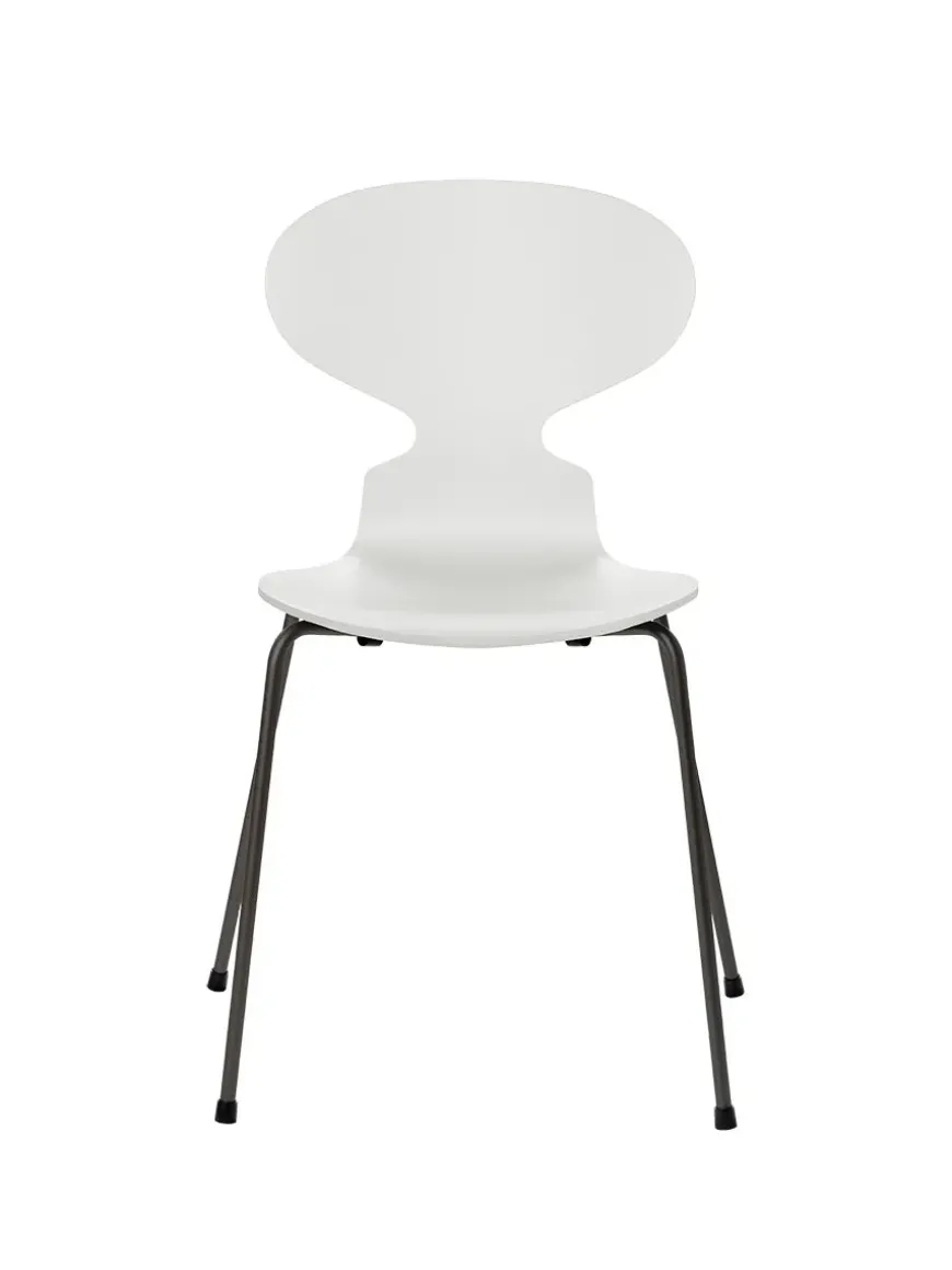 3101 Myren Stol lakeret af Arne Jacobsen