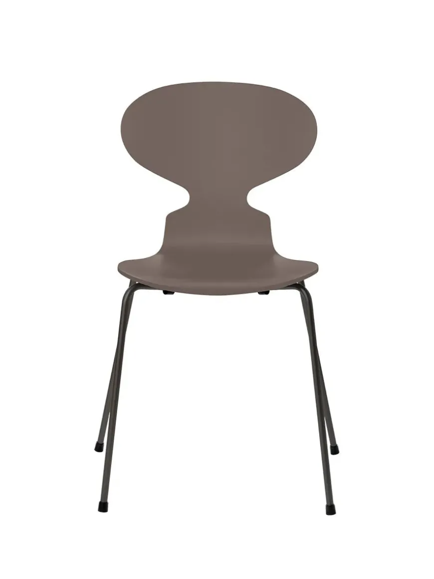 3101 Myren Stol lakeret af Arne Jacobsen