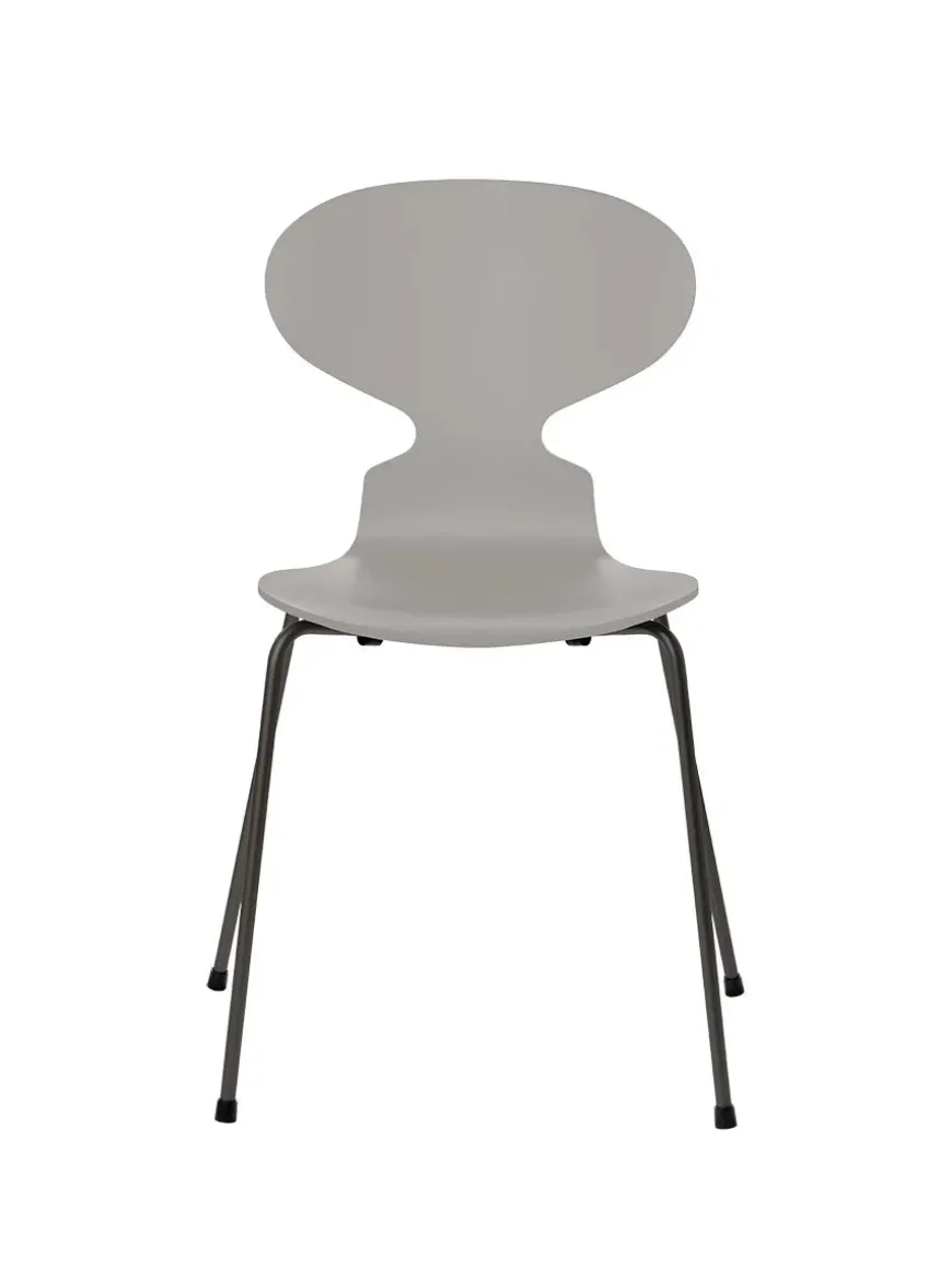 3101 Myren Stol lakeret af Arne Jacobsen