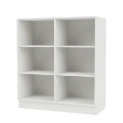 1113 reol inkl. sokkel fra Montana