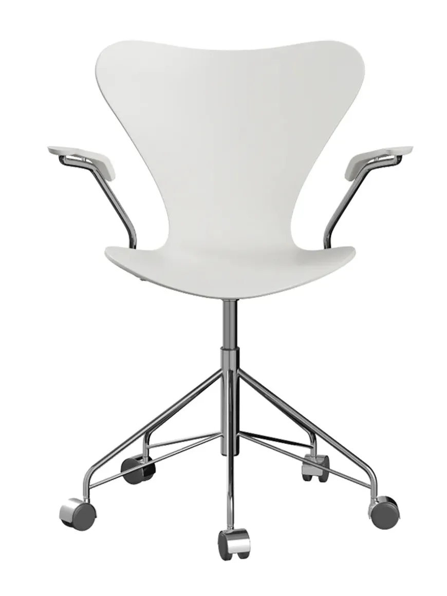 3217 Serie 7 Kontorstol af Arne Jacobsen