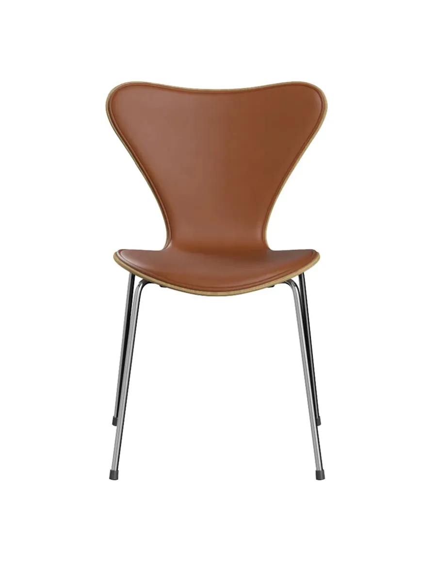 3107 Serie 7 Stol, forsidepolstret af Arne Jacobsen