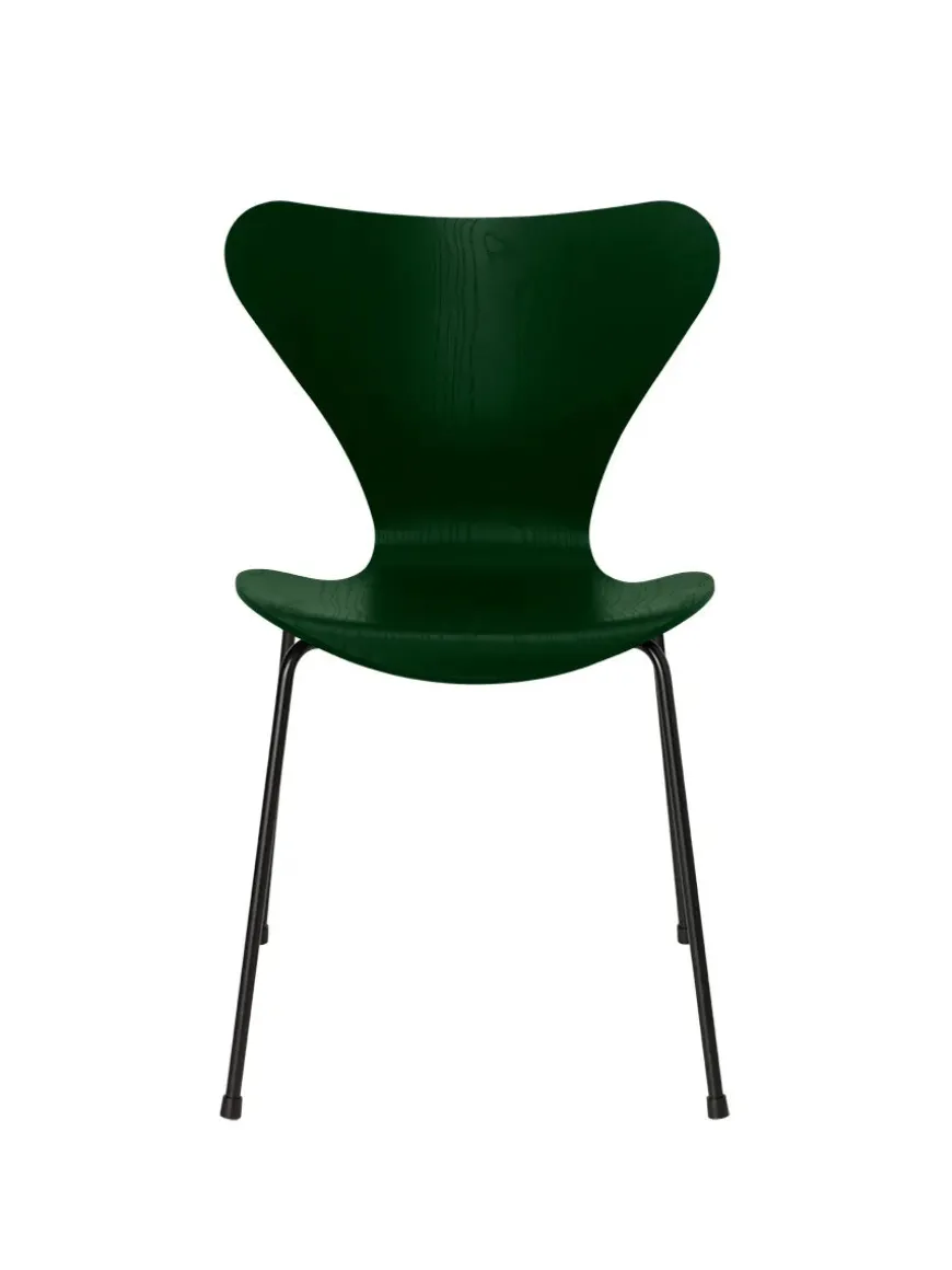 3107 Serie 7 stol i farvet ask af Arne Jacobsen