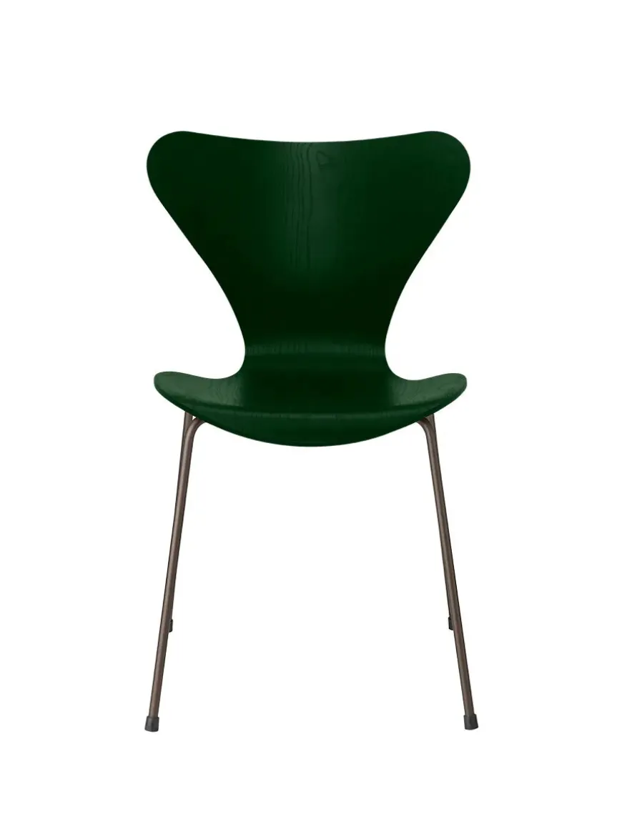 3107 Serie 7 stol i farvet ask af Arne Jacobsen