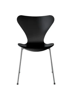 3107 Serie 7 stol lakeret af Arne Jacobsen