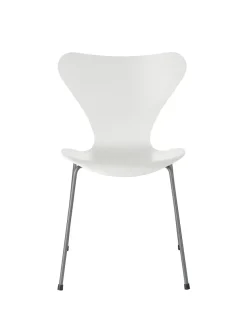 3107 Serie 7 stol lakeret af Arne Jacobsen