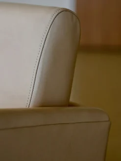 77 Stol, eg olie af Finn Juhl