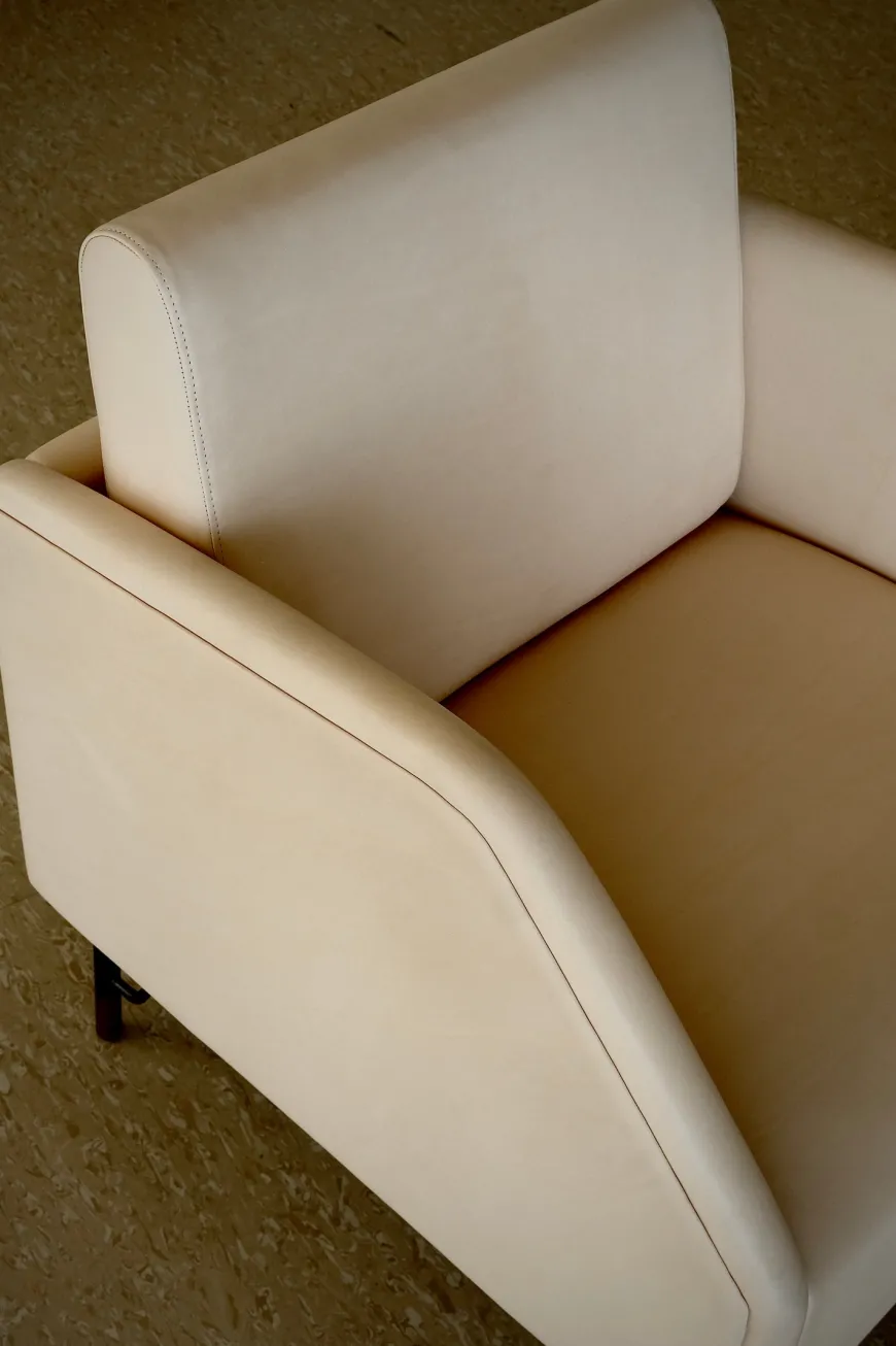 77 Stol, valnød af Finn Juhl