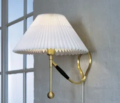 306 Væg/bordlampe fra Le Klint
