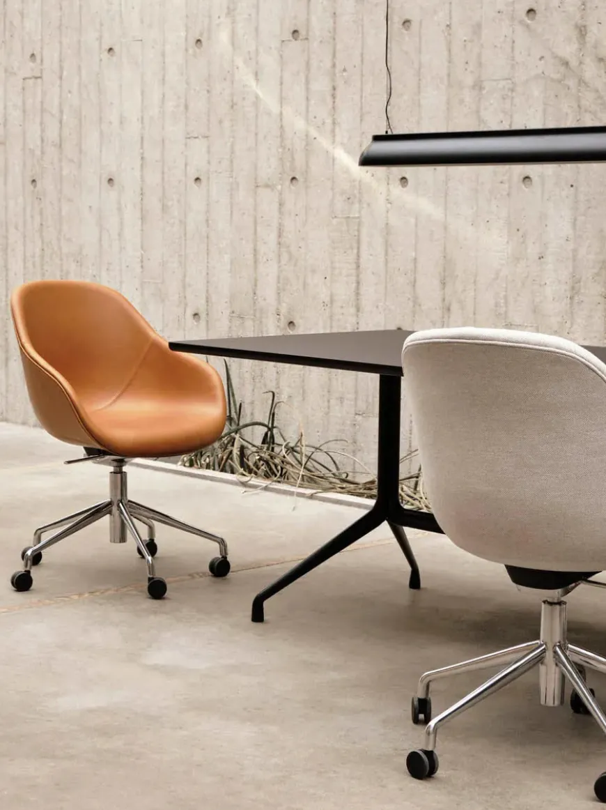 About a Chair AAC123 fra Hay