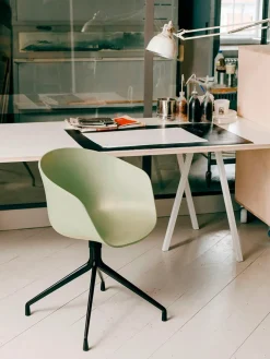 About a Chair AAC24 fra Hay