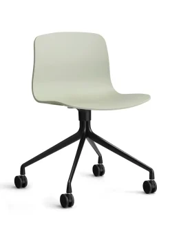 About a Chair AAC15 fra Hay