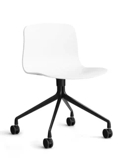 About a Chair AAC11 fra Hay