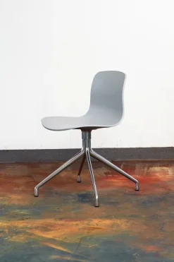 About a Chair AAC11 fra Hay