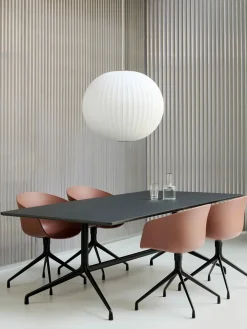 About a Chair AAC21 fra Hay