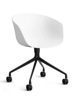 About a Chair AAC21 fra Hay