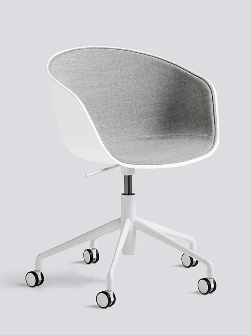 About a Chair AAC25 fra Hay