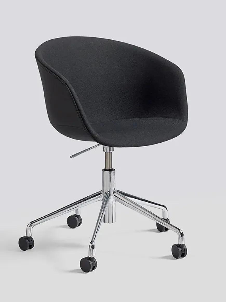 About a Chair AAC25 fra Hay