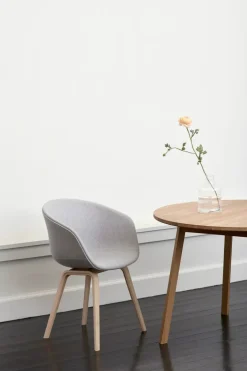 About a Chair AAC22 fra Hay