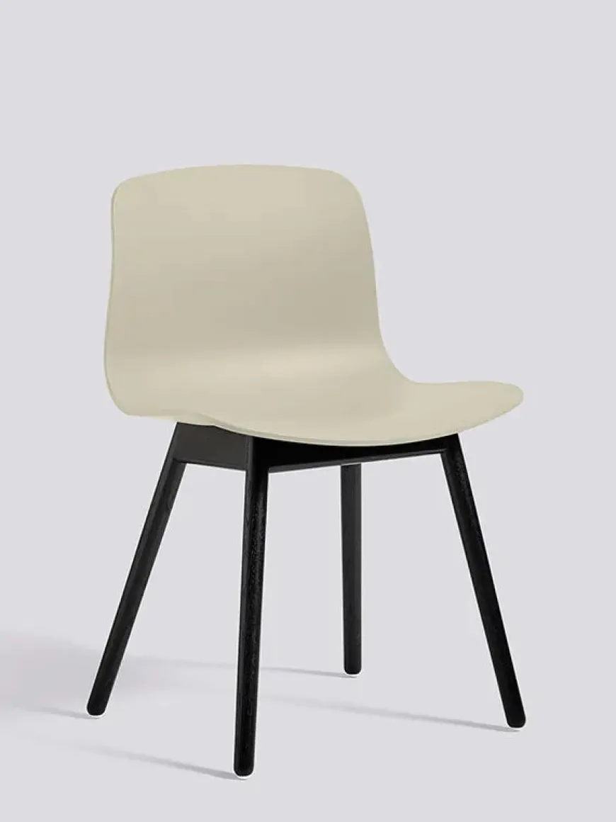 About a Chair AAC13 fra Hay