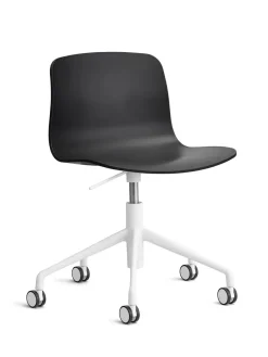 About a Chair AAC51 fra Hay