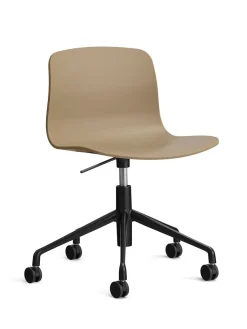 About a Chair AAC51 fra Hay