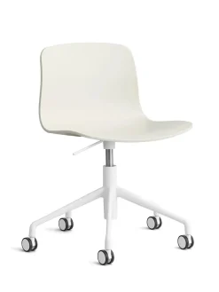 About a Chair AAC51 fra Hay