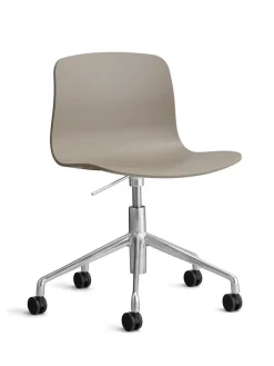 About a Chair AAC51 fra Hay