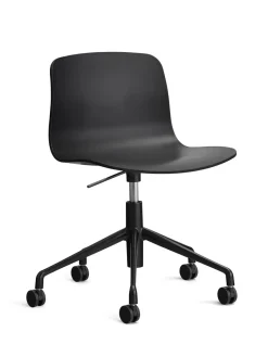 About a Chair AAC51 fra Hay