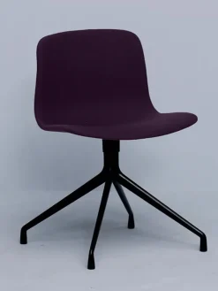 About a Chair AAC10 fra Hay