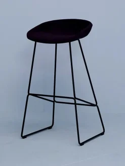 About a Stool AAS38 fra Hay