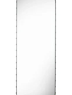 Adnet spejl, firkantet fra GUBI