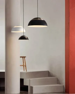 AJ Royal pendel i sort fra Louis Poulsen