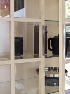 AK 2780 vitrineskab fra Naver Collection