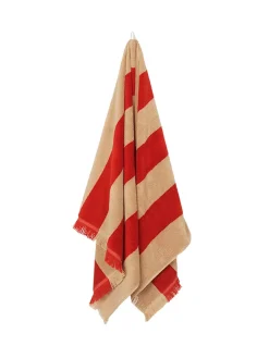 Alee Bath Towel, light camel/red fra Ferm Living